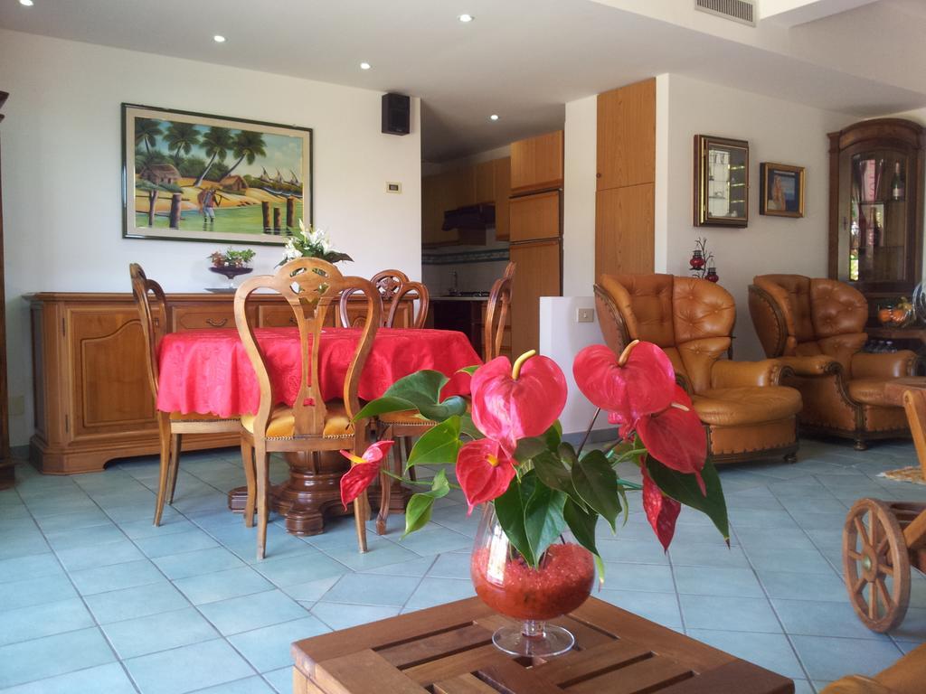Casa Vacanze Villa Flumini Flumini di Quartu Ruang foto