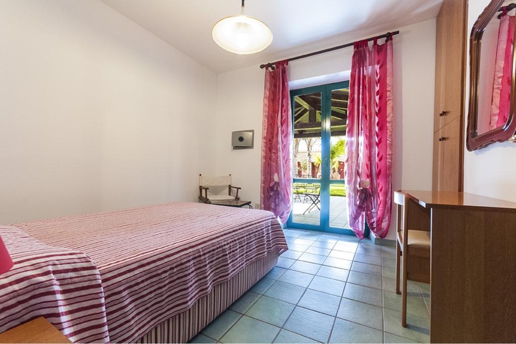 Casa Vacanze Villa Flumini Flumini di Quartu Ruang foto